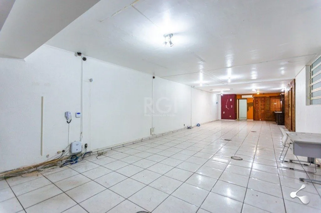 Imagem Casa para Venda - 500m², 3 dormitórios, sendo 3 suites, 4 vagas - Vila Ipiranga