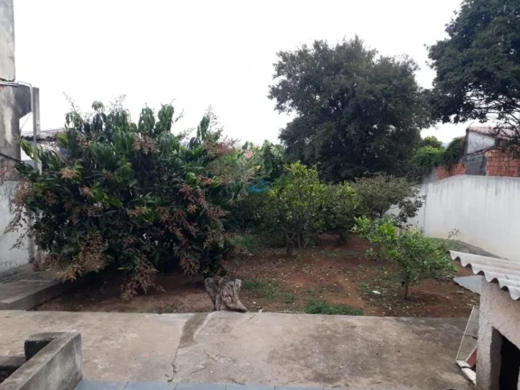 Imagem Casa à Venda no Centro de Carapicuíba com Terreno 600m²