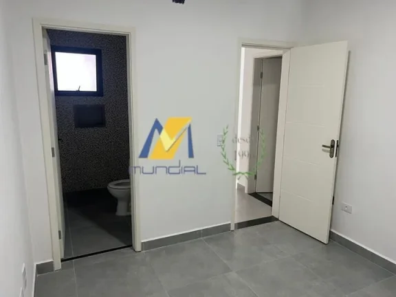 Imagem "Esse sobrado tá a 1 quarteirão do mar e tem até banco molhado na piscina!"