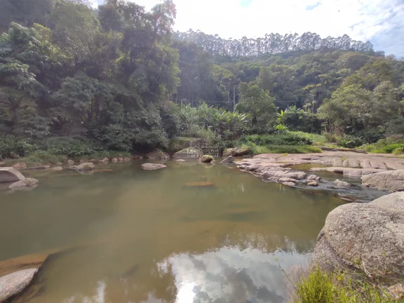 Imagem Com 70 Metros de frente paro Rio do Braço, em São Valentim À 13Km do Centro de Nova Trento. Sendo 7Km de estrada de Barro.