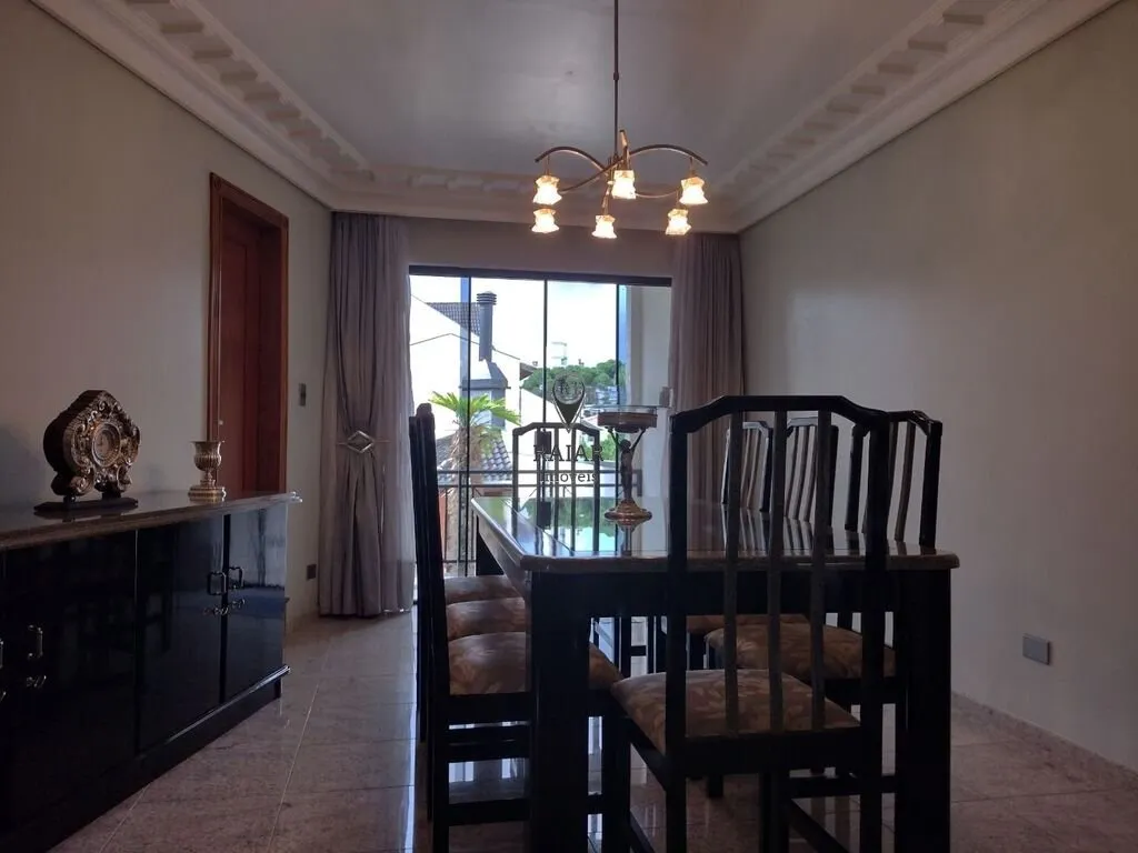 Imagem Esta casa está localizada em uma das melhores regiões de Curitiba, bairro boa vista. O imóvel foi...