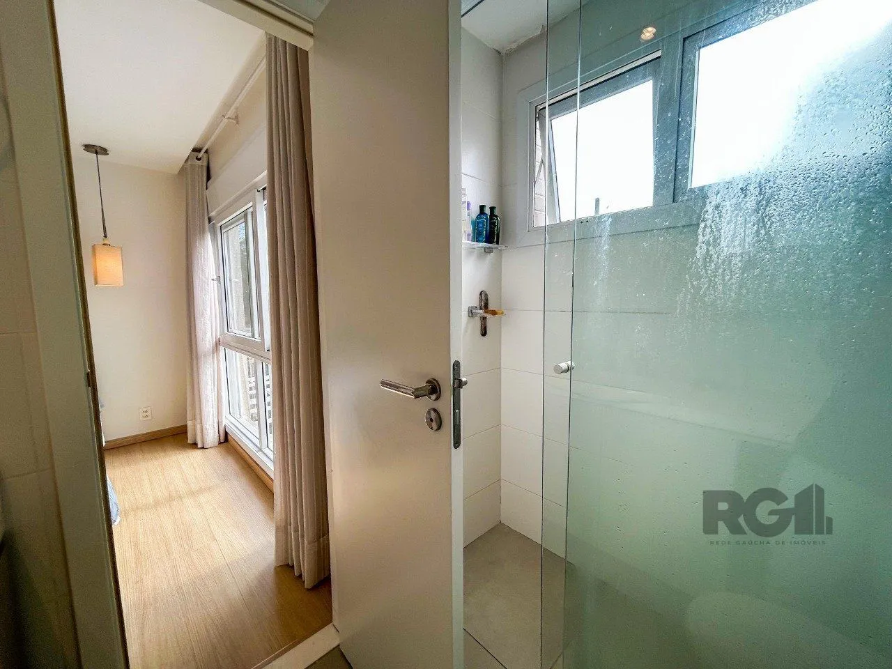 Imagem Casa para Venda,3 dormitórios,sendo 1 suite,2 vagas -Vila Nova, Porto Alegre, RS
