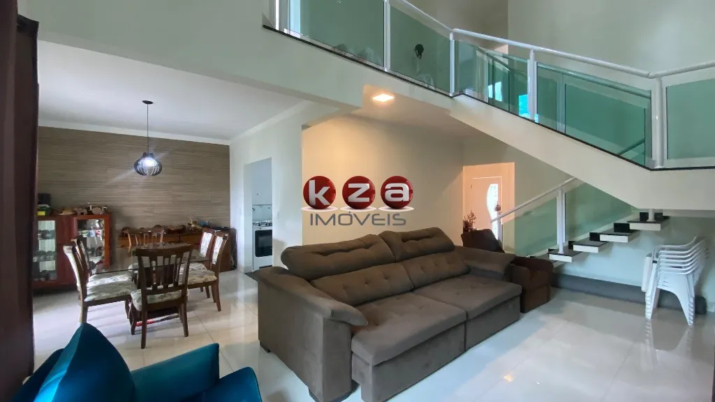 Imagem Oportunidade única: Casa em condomínio à venda em Valinhos-SP, no Condomínio Vivenda das Cerejeiras - 3 quartos, 3 suítes, 2 salas, 5 banheiros, 2 vagas, 200,00 m² de área.