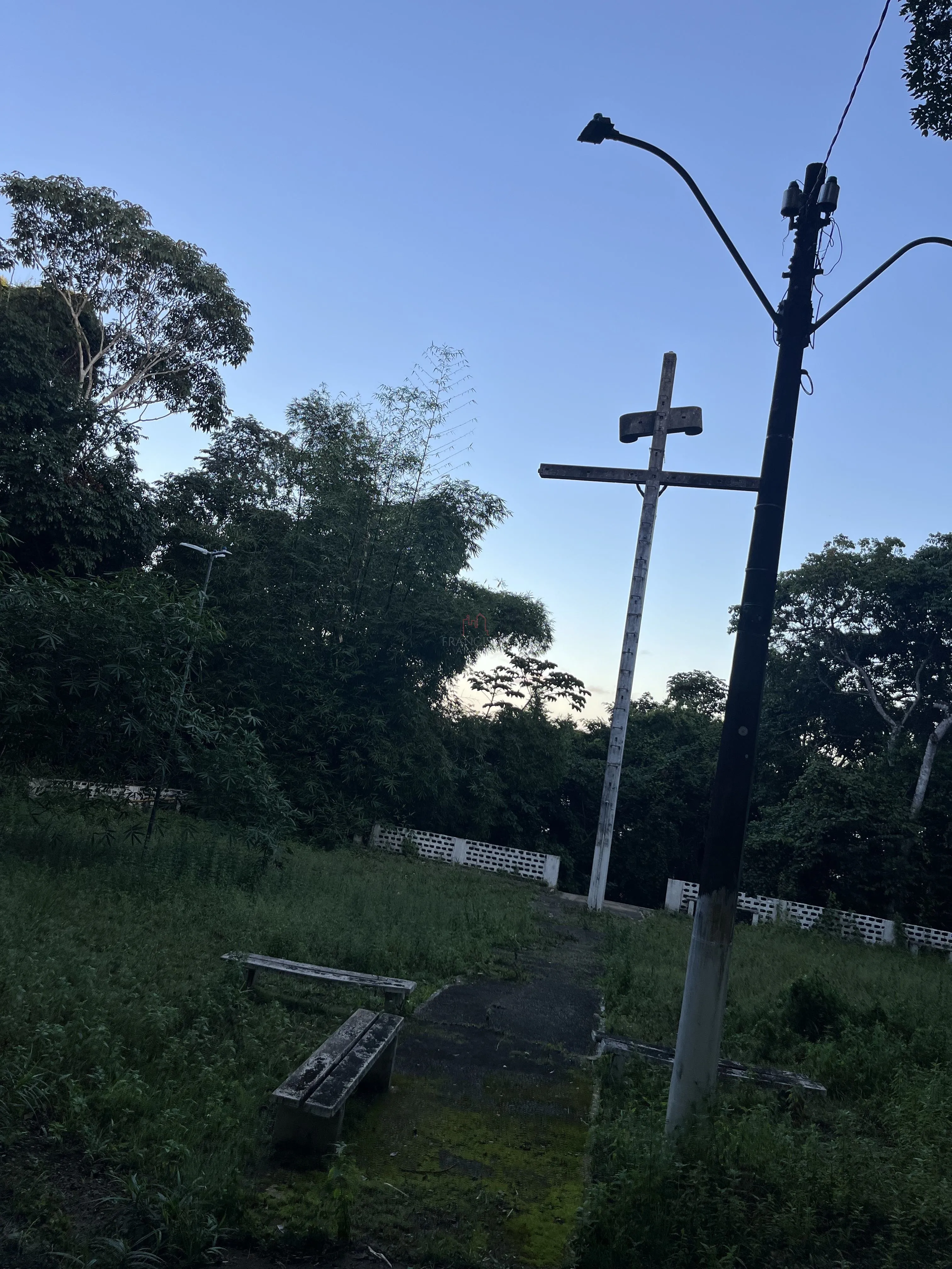 Imagem LOTE À VENDA NO CONDOMÍNIO CHÁCARAS DA LAGOA

Excelente oportunidade para construir sua casa em u...