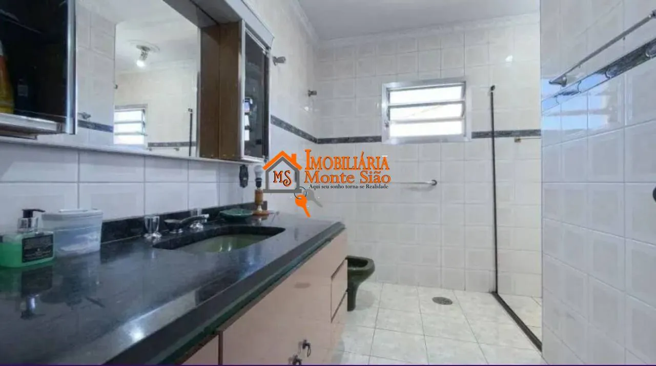 Imagem Sobrado com 3 dormitórios à venda, 292 m² por R$ 880.000 - Jardim Santa Bárbara - Guarulhos/SP