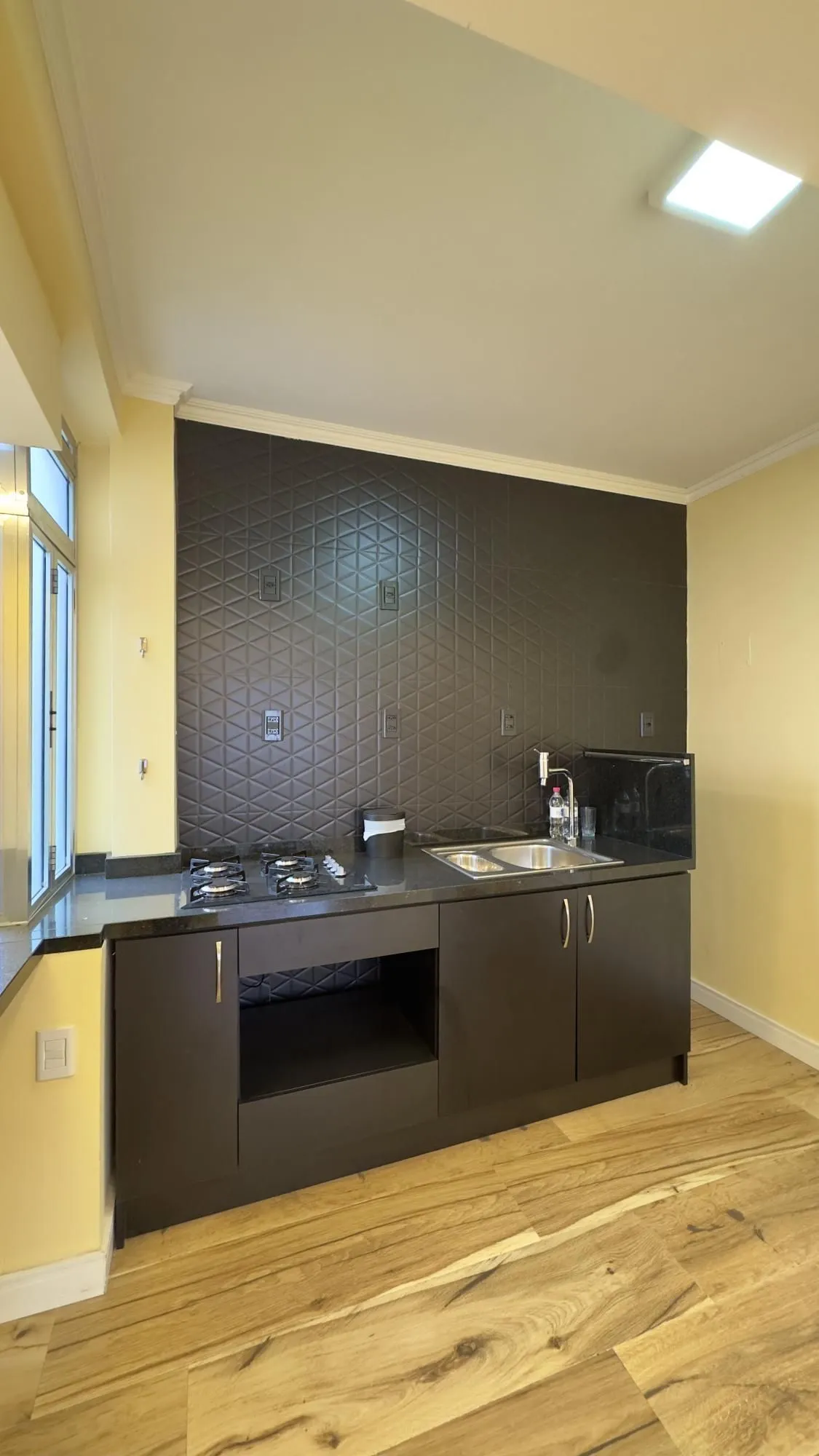 Imagem Apartamento 2 dormitórios, reformado e ensolarado no Centro Histórico