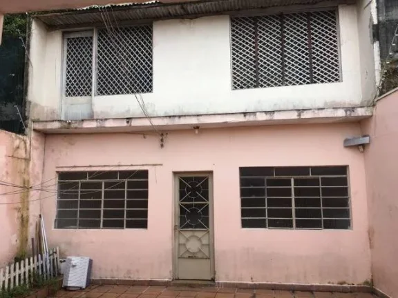 Imagem Casa Antiga com Terreno de 300 m² área 277 m² Construída Ótima Construtor