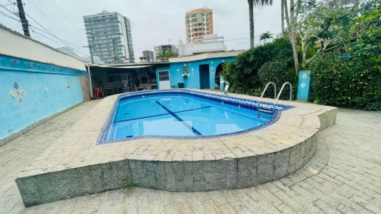 Imagem CASA COM 150 m² - CANTO DO FORTE - PRAIA GRANDE SP