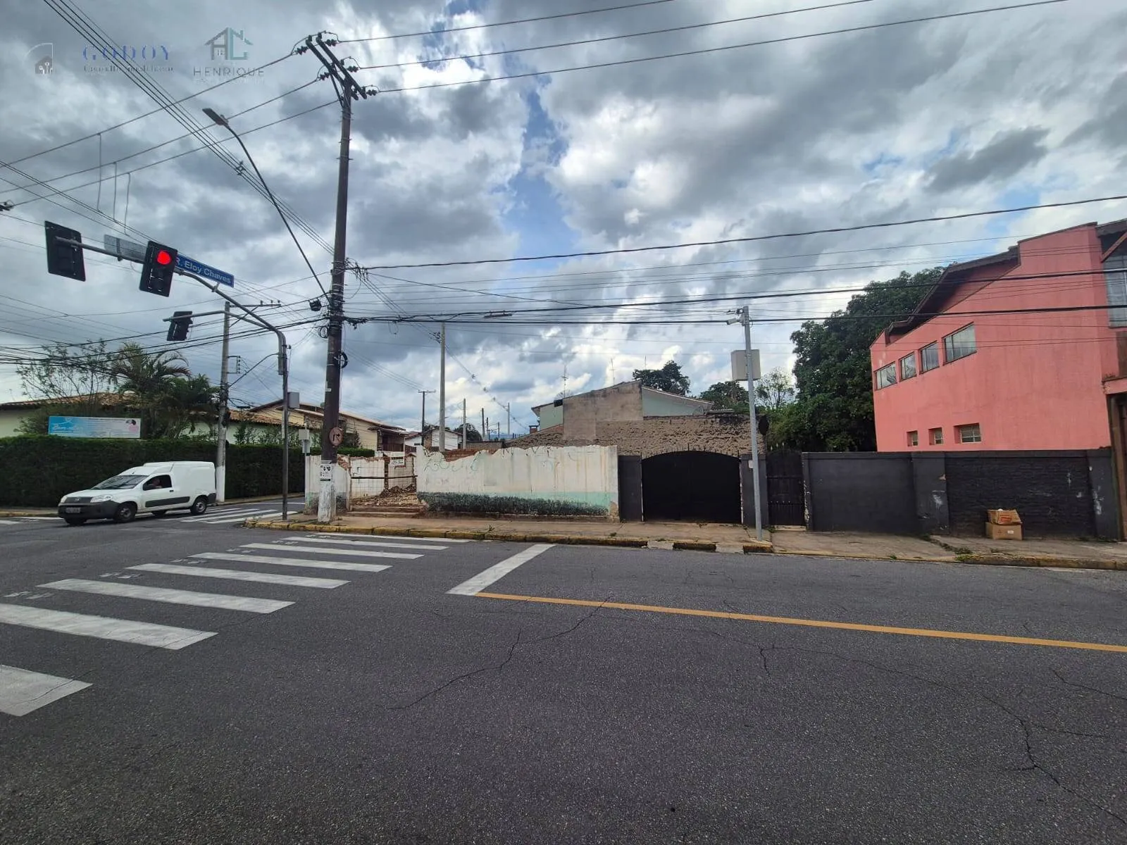 Imagem Terreno de Esquina com Alta Visibilidade - Ideal para Empreendimento!