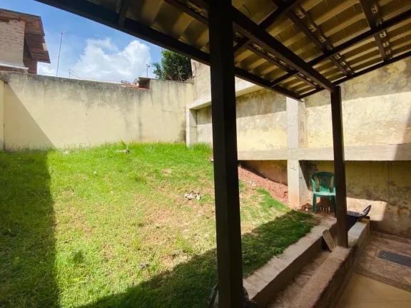 Imagem Casa à venda em Igarapé MG. bairro Lago Azul.