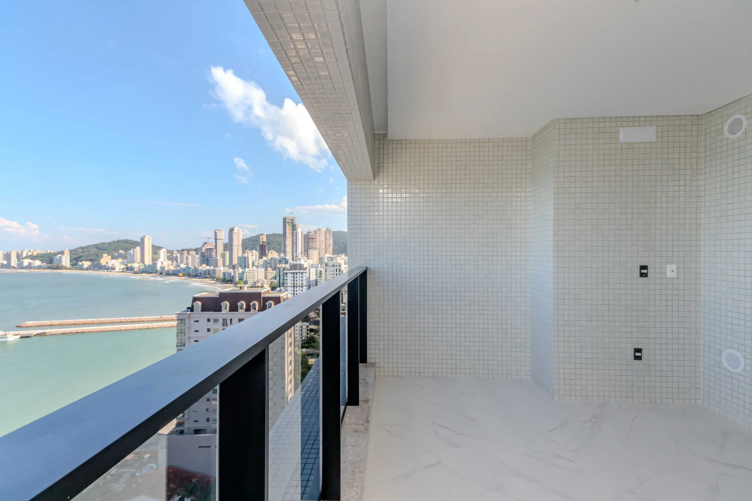 Imagem Apartamento com vista para o mar à venda com 180m2 por R$ 7.200.000,00
