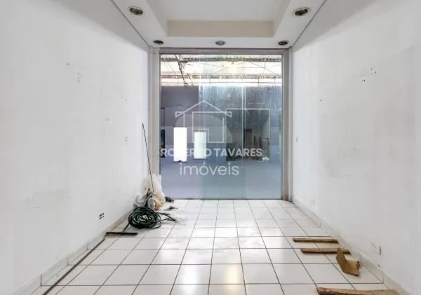Imagem Loja comercial com 700m² - Galeria com 18 Lojas - Portas com 24 metros de frente, com bastante Visibilidade.