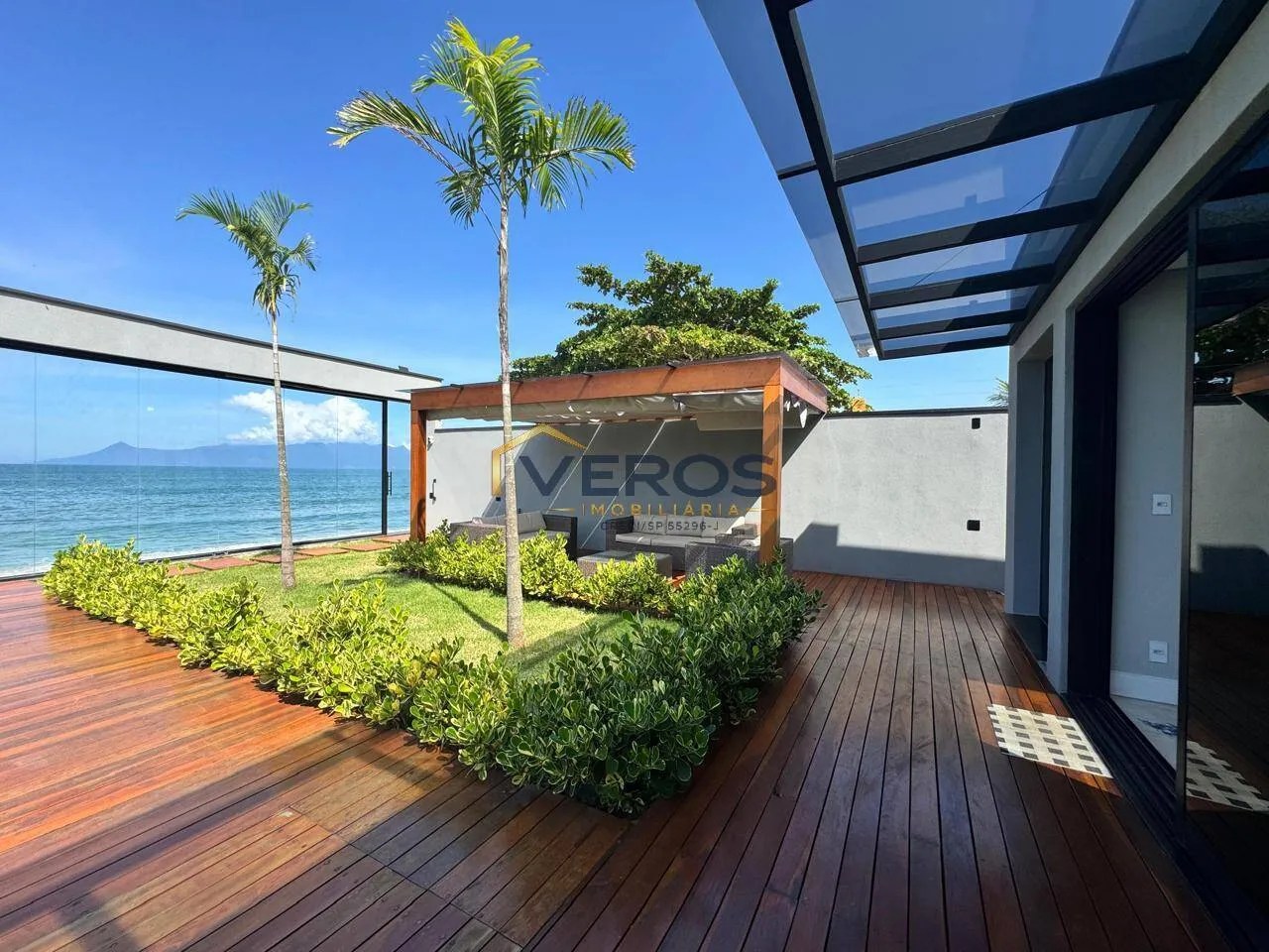 Foto do imóvel Casa pé na areia na Praia da Cocanha - Caraguatatuba