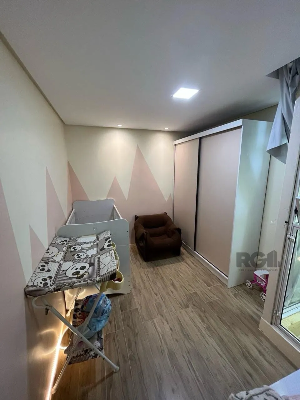 Imagem Sobrado a venda no bairro Mato Grande em Canoas