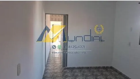 Imagem Casa com 2 dormitórios, quintal e garagem para locação em Piraporinha