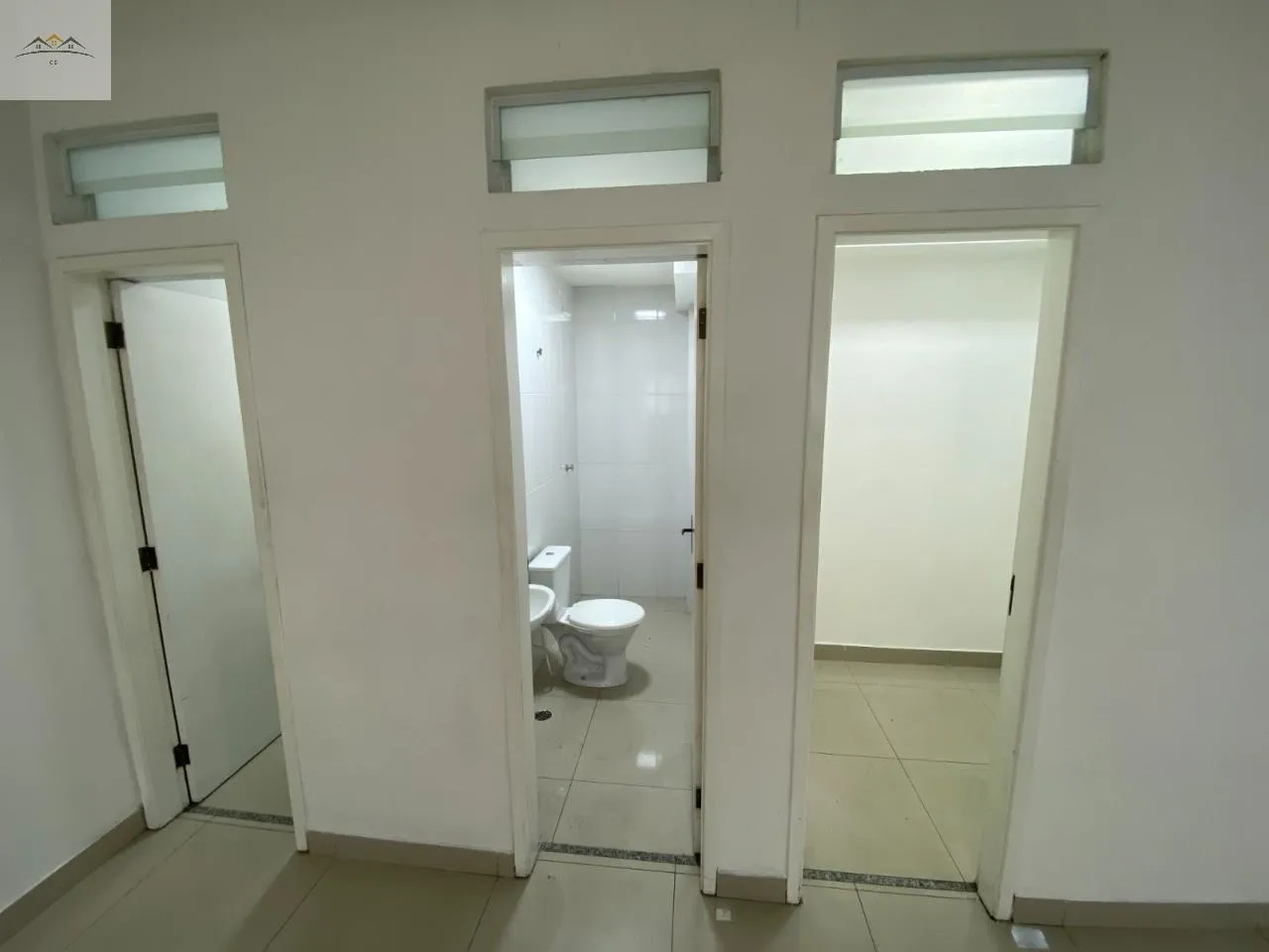 Imagem Galpão Comercial para locação em Osasco Vl. Osasco 300m² + 50m² de Mezanino