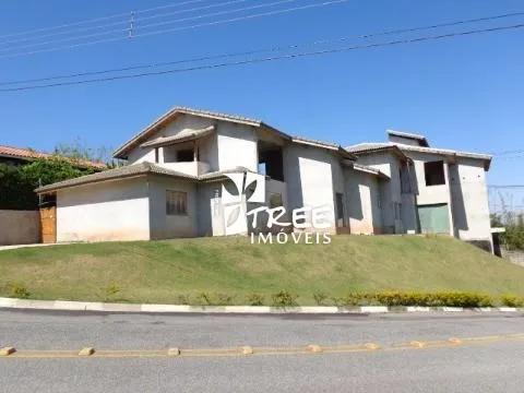 Imagem Imóvel a venda em Arujá localizado no Condomínio Arujá Hills III com AT: 960 m² , AC: 460 m² com 6 suítes, sala para 3 ambientes, copa, cozinha,