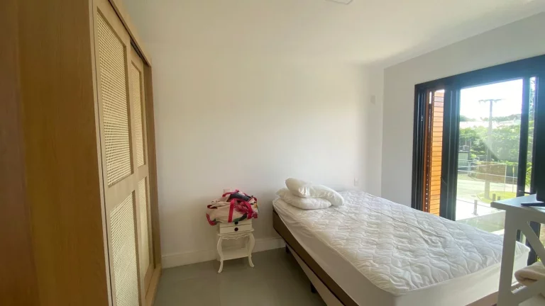 Imagem Imperdível oportunidade: Casa à venda em Garopaba-SC, bairro Morrinhos, 4 quartos, 2 suítes, 2 salas, 3 banheiros, 2 vagas, 187,50m²!
