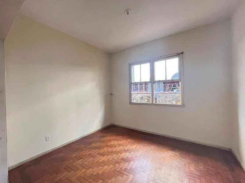 Imagem Casa 4 dormitórios no bairro Rio Branco em Porto Alegre para Alugar
