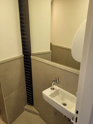 Imagem Conjunto Comercial de Alto Padrão com 3 Salas e 4 Vagas de Garagem no Jardim Caboré, São Paulo-SP