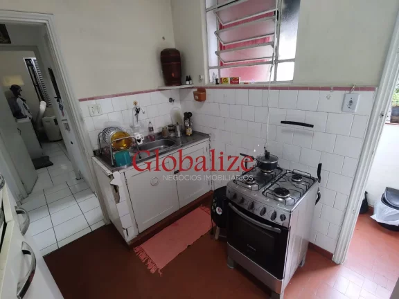 Imagem Lindíssimo apartamento de 2 dormitórios com garagem coletiva e bicicletário no coração do Gonzaga em Santos São Paulo por R$.350.000,00 !
