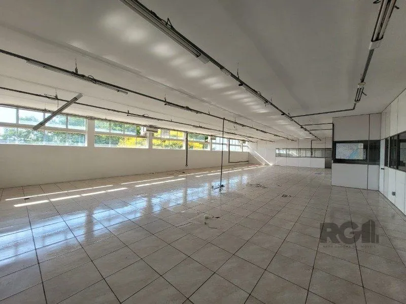 Imagem MÁFFER IMÓVEIS ALUGA - PRÉDIO COMERCIAL DE GRANDE PORTE Av. Missões, 06 - Bairro Navegantes | Porto Alegre