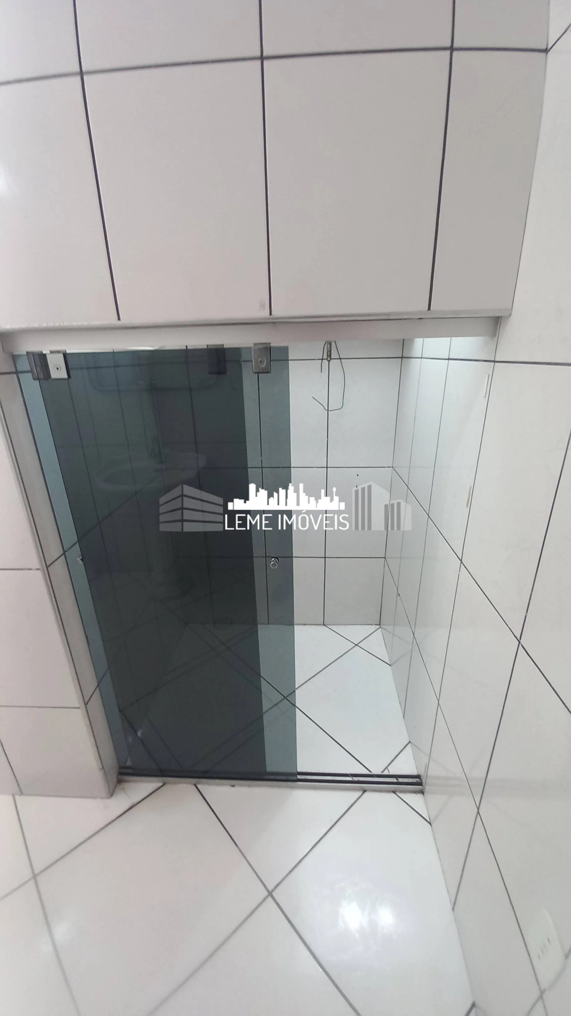 Imagem SOBRADO COM "02" (DOIS) DORMITÓRIOS, "01" (UMA) SALA, "01" (UMA) COZINHA COM ARMÁRIO PLANEJADO E M...