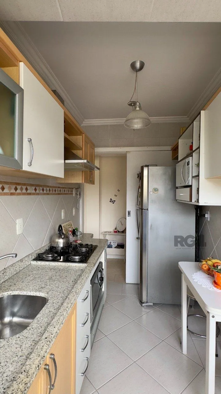 Imagem APARTAMENTO 2 DORMITÓRIOS, DE FRENTE, COM VAGA DE GARAGEM NO JARDIM BOTÂNICO
