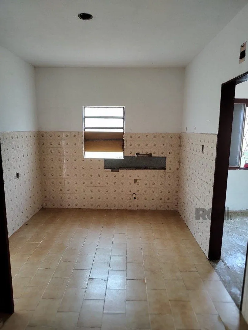 Imagem Casa para Venda - 247.37m², 4 dormitórios, 4 vagas - Partenon