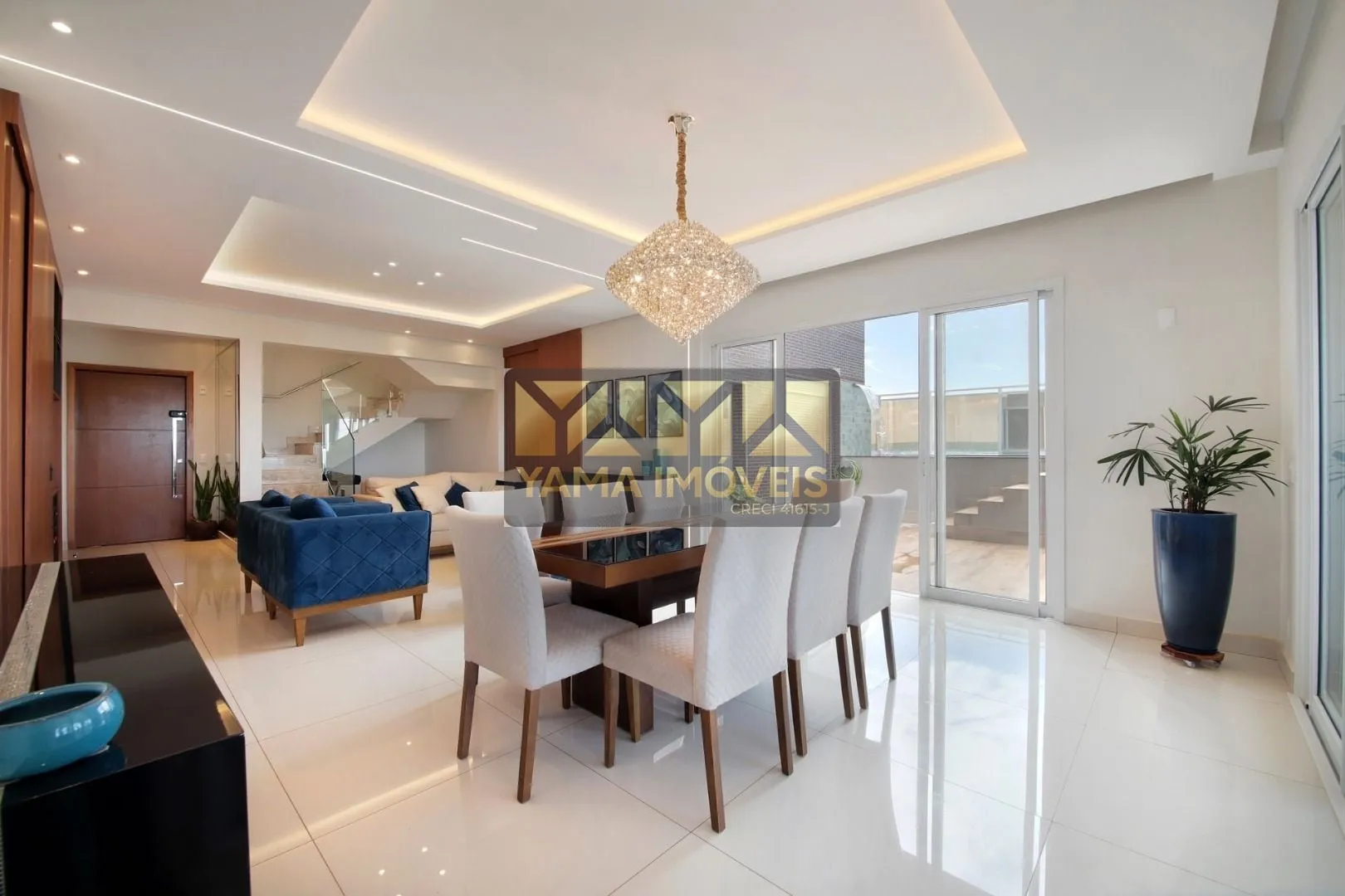 Imagem Edifício Mirante do Ipê - Liberdade de casa com segurança de apartamento, conheça essa jovem cobertura de 3 anos