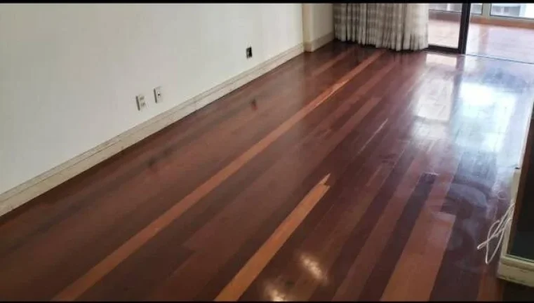 Imagem APARTAMENTO A VENDA TONELERO 3 QUARTOS COM VARANDA E 3 VAGAS