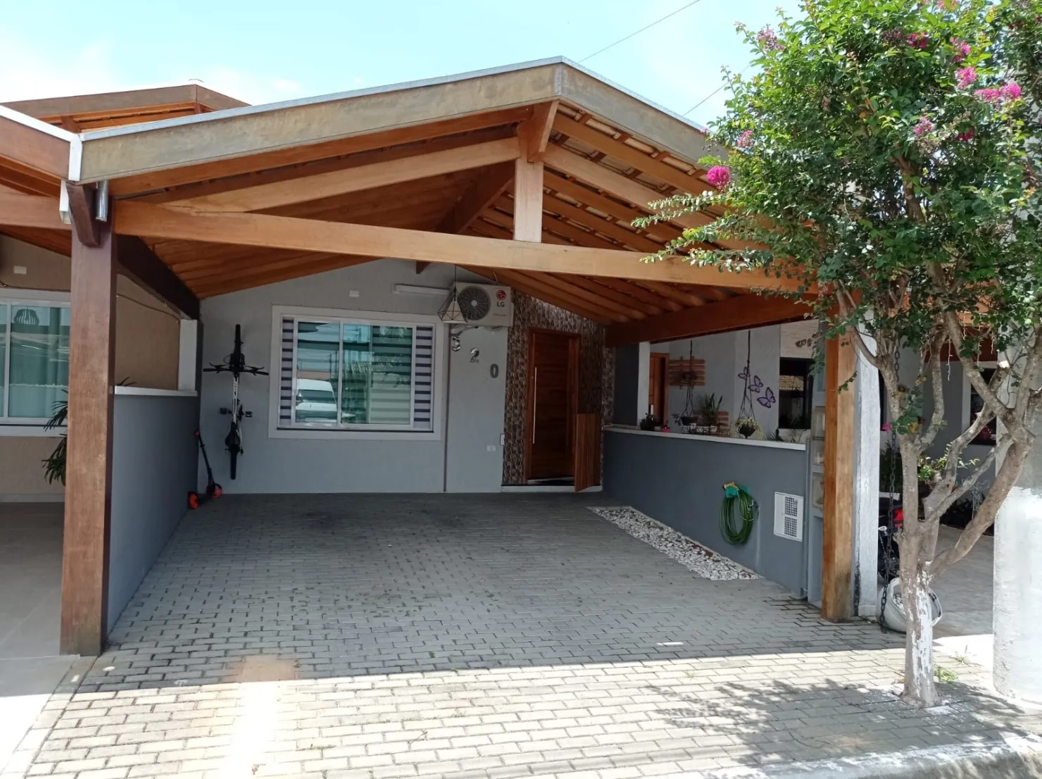 Imagem Casa à venda com 3 dormitórios sendo um suíte com uma bela área gourmet, Vila dos Comerciários 2, Taubaté, SP
