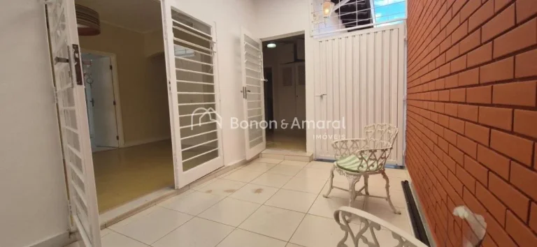 Imagem Excelente oportunidade para quem busca conforto, espaço e praticidade! Esta casa conta com 3 quarto...