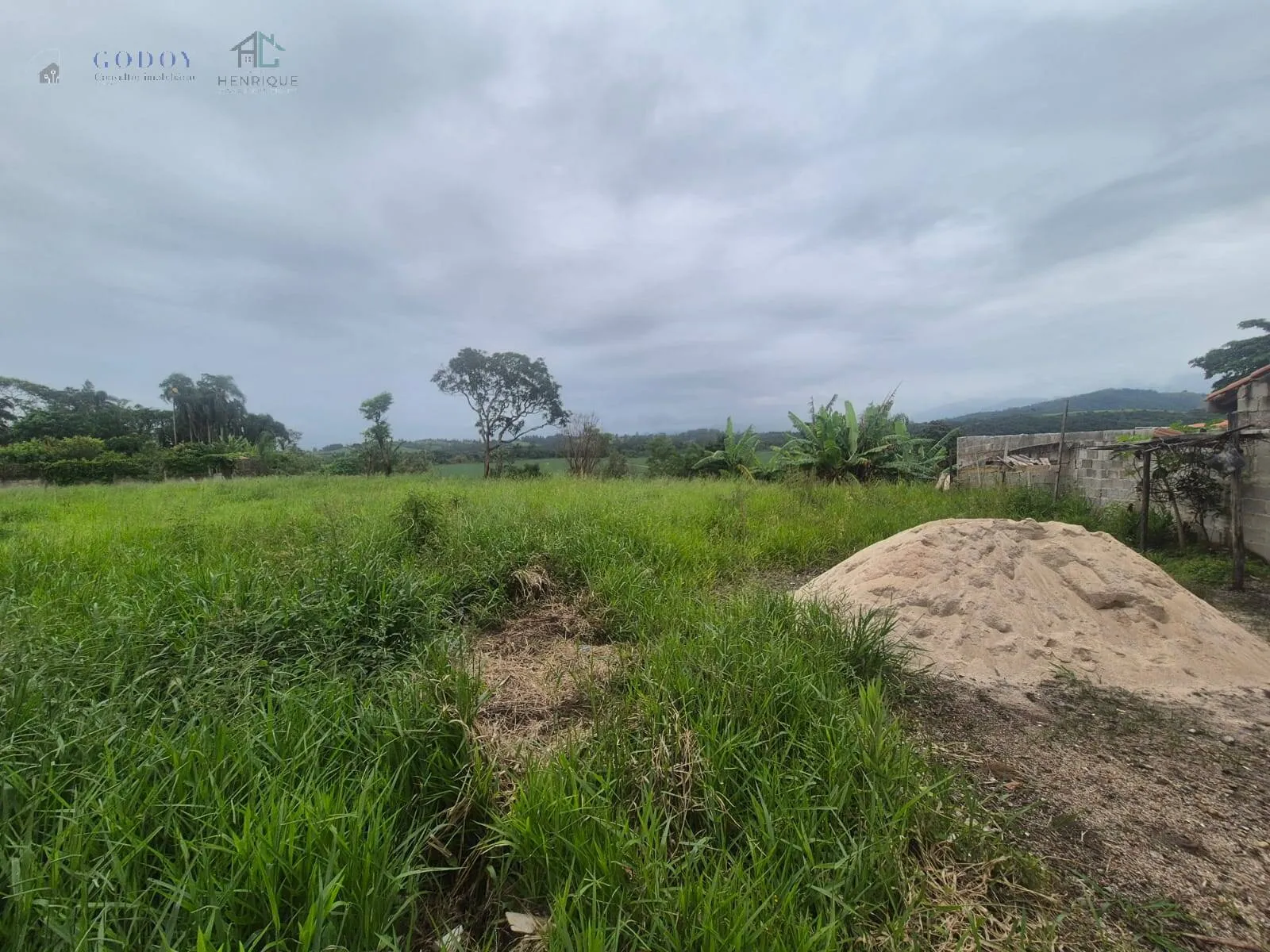 Imagem Terreno Exclusivo de 5.242,97 m² com Vista para a Serra: O Cenário Perfeito