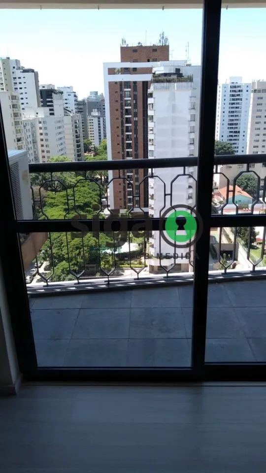 Imagem VENDE Apartamento em Moema com 2 suítes e duas Vagas