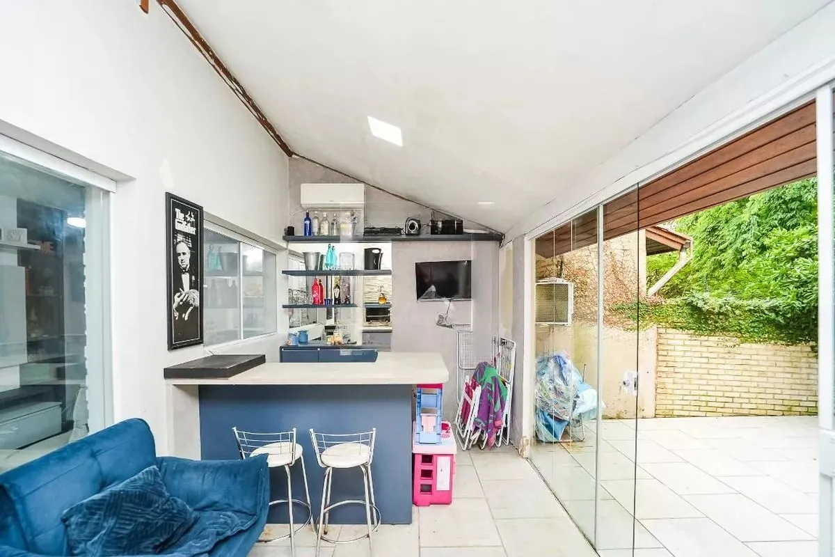 Imagem Casa em Condomínio com 3 Quartos, Piscina, Quintal e 2 Vagas