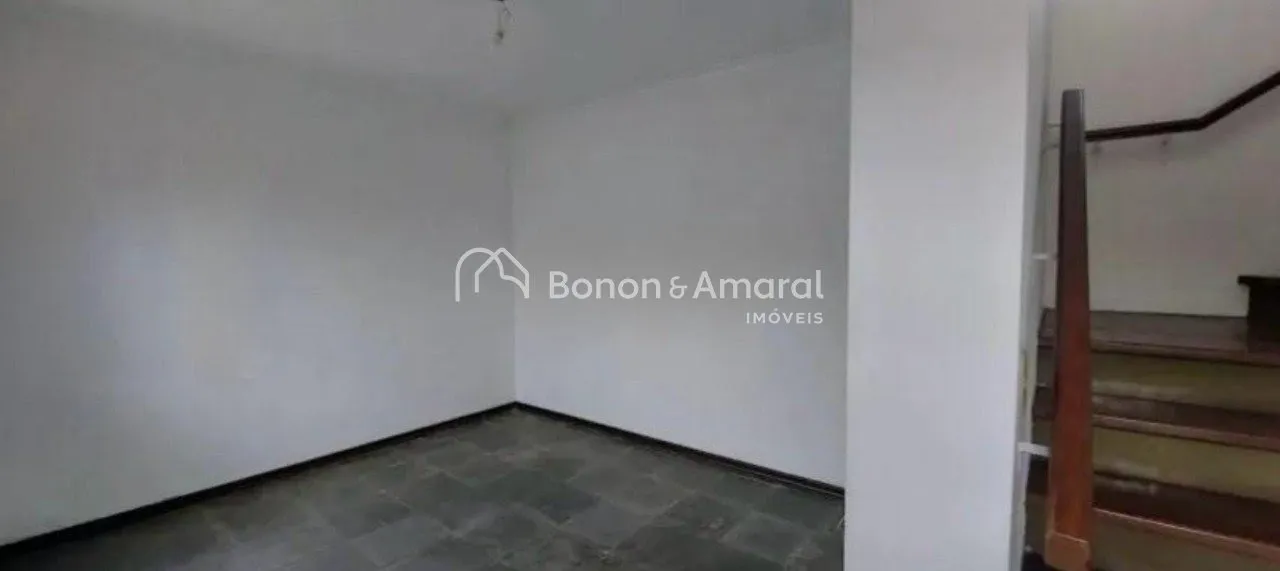 Imagem Sobrado com 3 Quartos e 4 banheiros à Venda, 170 m² por R$ 930.000