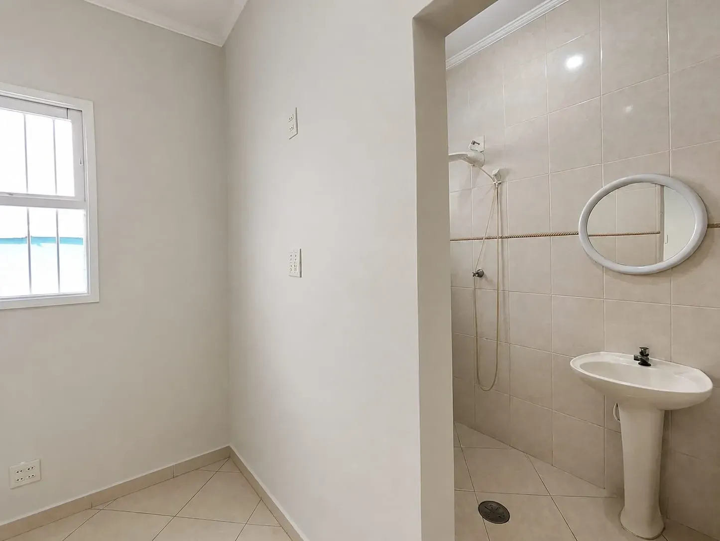 Imagem Casa com 5 Quartos para Alugar, 203,09 m² em Jardim Casqueiro - Cubatão