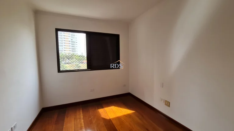 Imagem Lindo apartamento à venda, 150m², com 3 dormitórios, sendo 2 suítes, 3 vagas e depósito privativo.