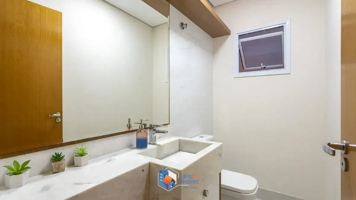 Imagem Sobrado para venda e locação em Chácara Inglesa com 3 quartos, sendo 1 suíte, 185m²
