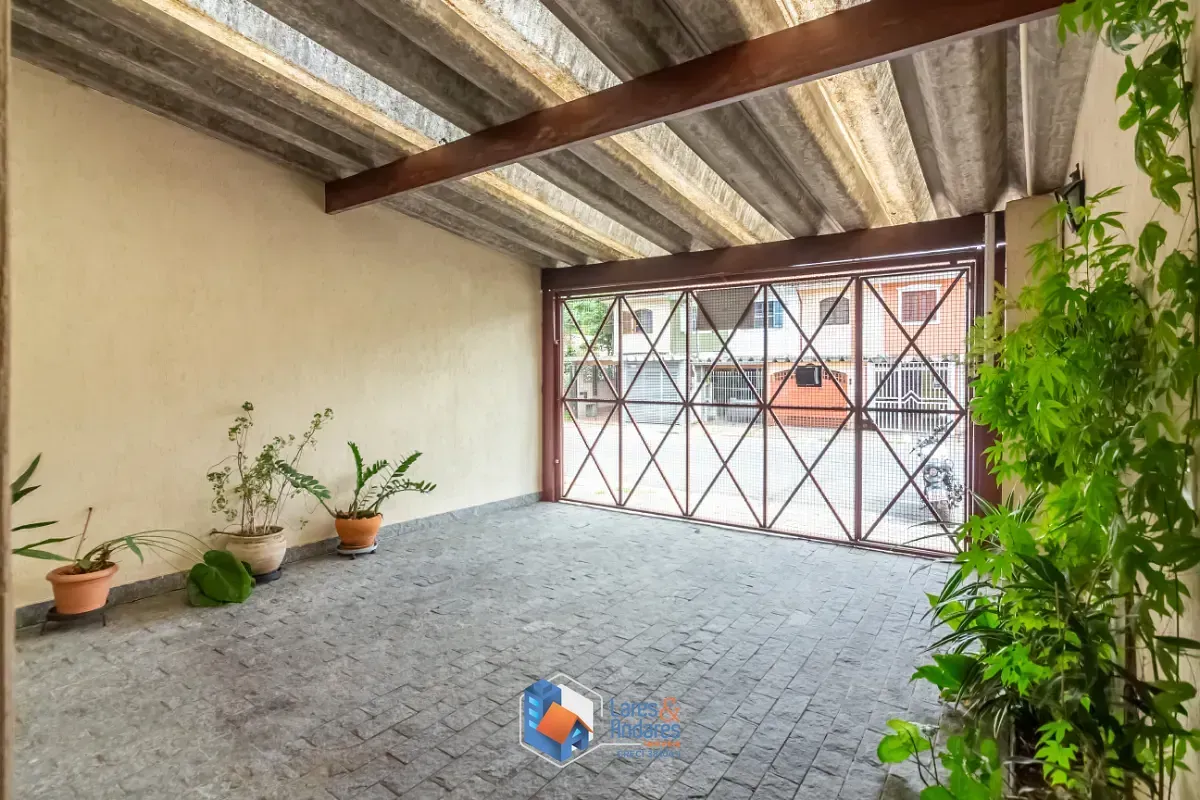 Imagem Sobrado para venda em Vila Cordeiro com 4 quartos, sendo 1 suíte, 160m²