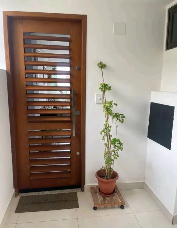 Imagem Apartamento com 3 quartos, suíte, elevador, piscina e 2 vagas em Intermares, próximo à Praça do Bela Vista.