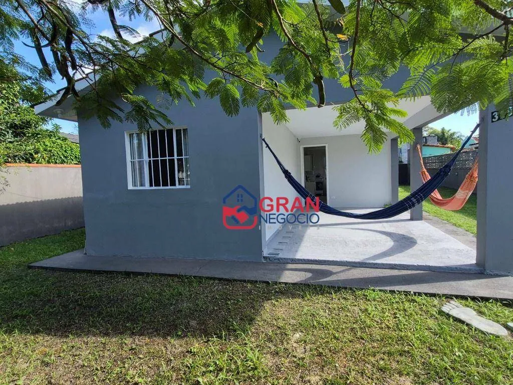 Imagem Casa Amplo Quintal em Pontal do Sul