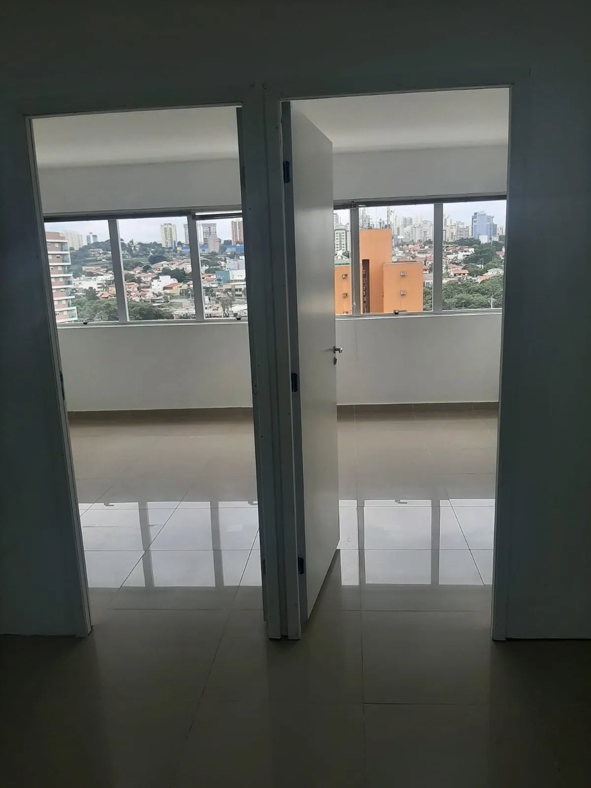 Imagem Excelente Sala em localização privilegiada edifício Campolim Office