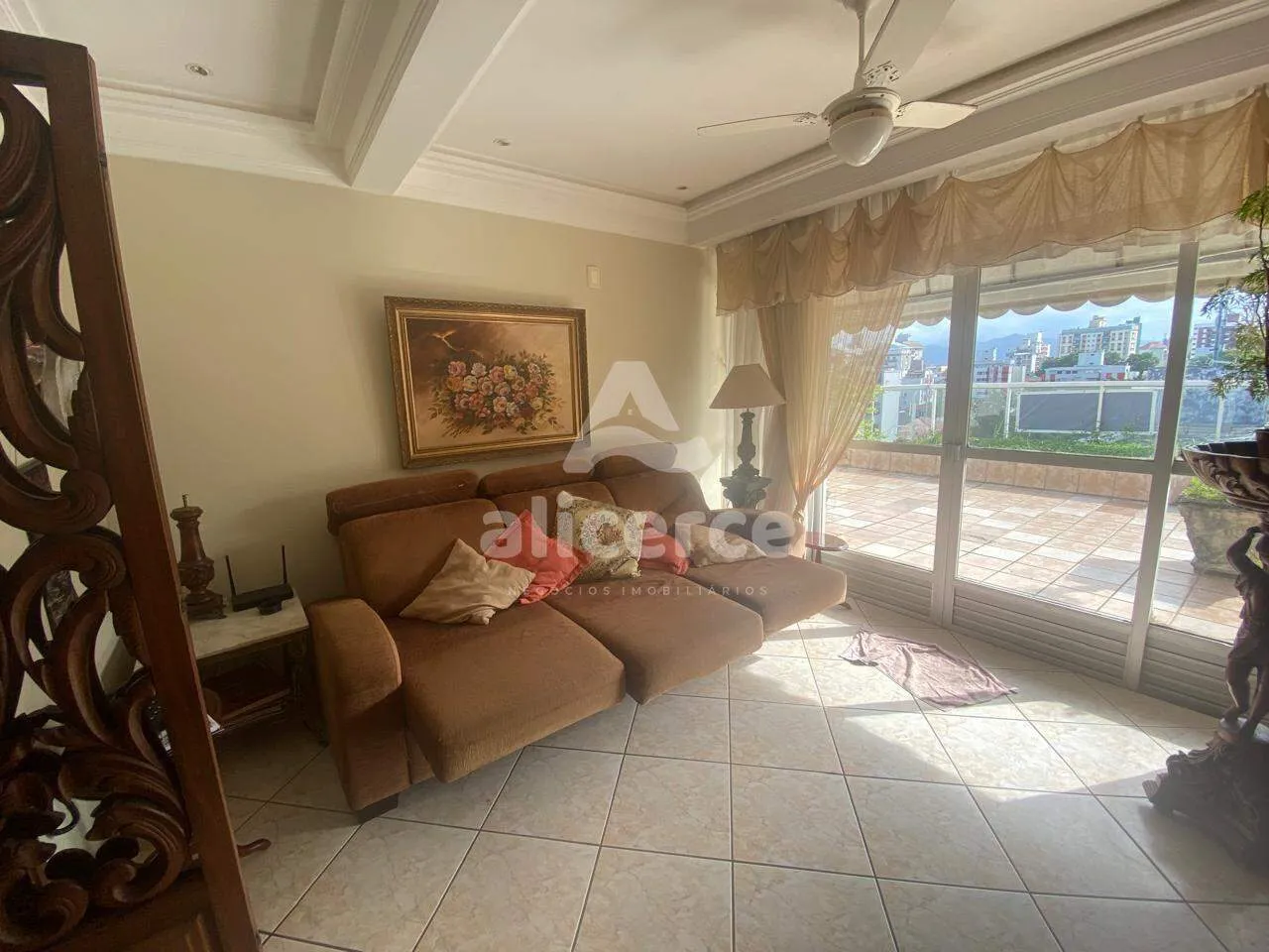 Imagem Cobertura à venda com 3 quartos 1 suíte, 232m² em Coqueiros Florianópolis