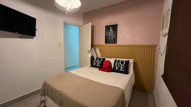 Imagem Casa sobresposta baixa com 03 dormitórios á venda em Santos