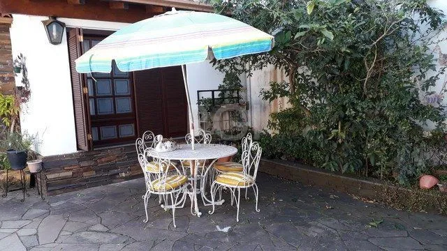 Imagem Casa para Venda - 144m², 3 dormitórios, sendo 2 suites, 4 vagas - São João