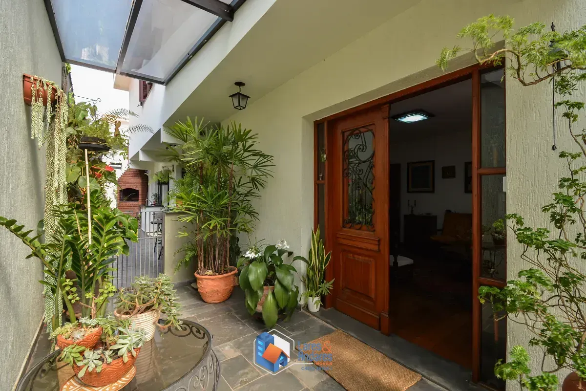 Imagem Sobrado para venda em Sumaré com 4 quartos, sendo 2 suítes, 190m²