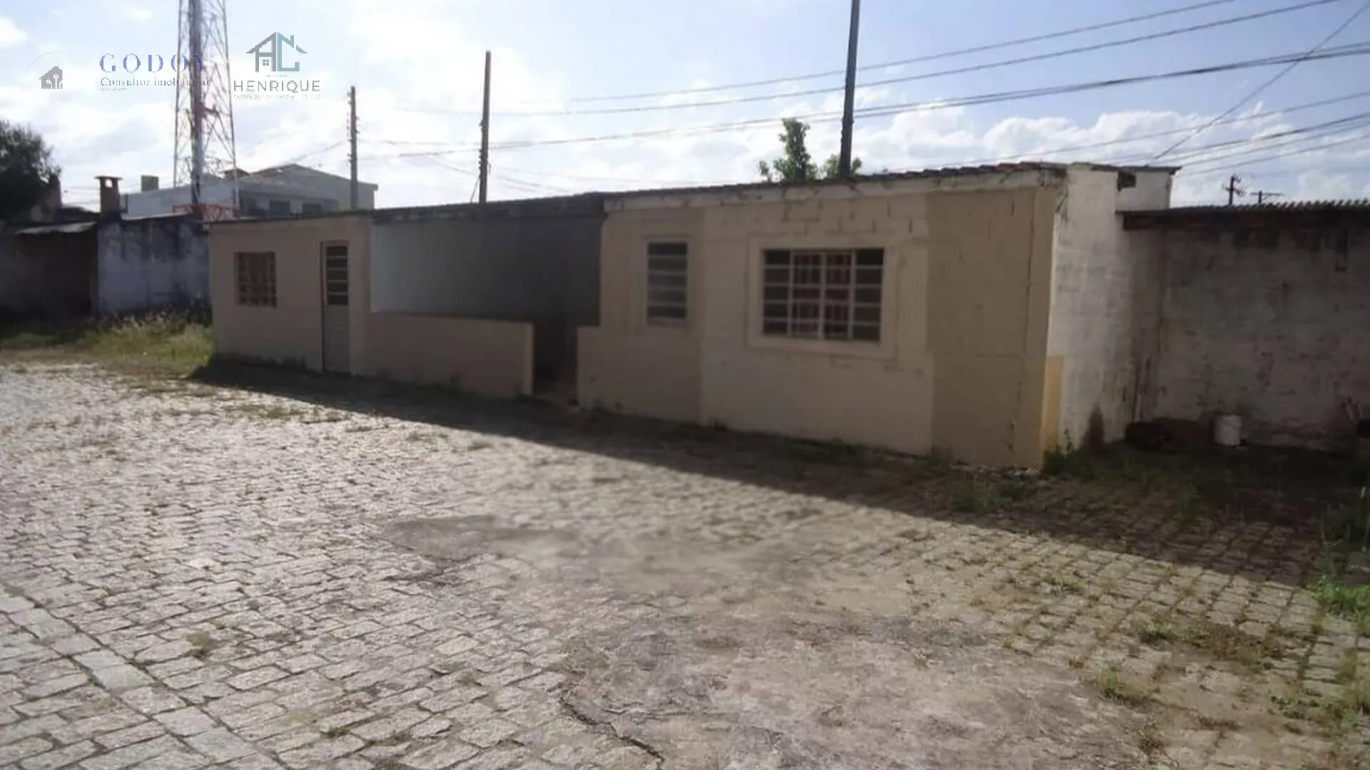 Imagem Ponto Comercial / Galpão para Locação - Pindamonhangaba