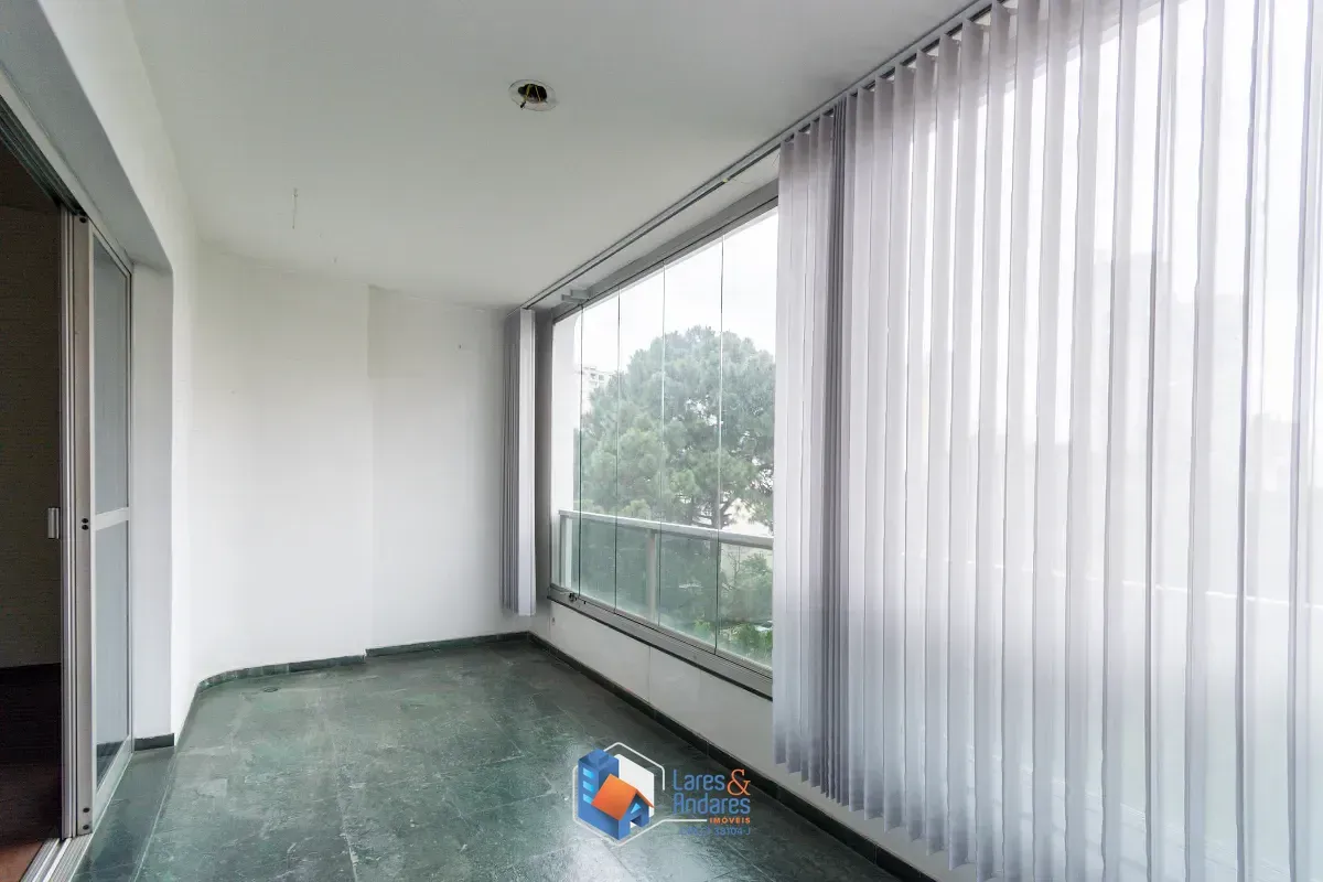 Imagem Apartamento para venda em Moema com 4 quartos, sendo 3 suítes, 196m²